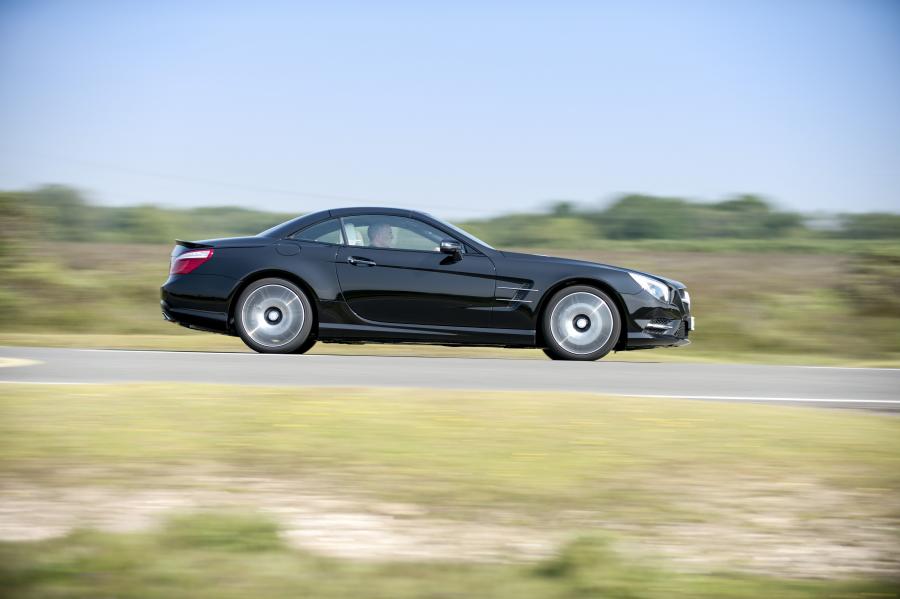  Mercedes-Benz SL400 2014 года  (UK) (фото 17 из 31)